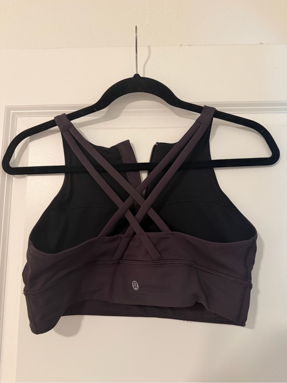 Size 8 lululemon athletica Cross-Back Sports Bra in charcoal